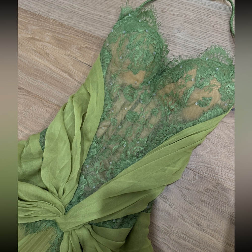 VALDRIN SAHITI CUSTOM GREEN GOWN - Picture 3 of 3